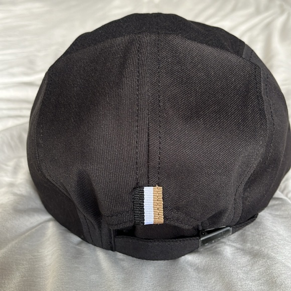 Brand New Hugo Boss Adjustable Baseball Cap - Picture 2 of 3
